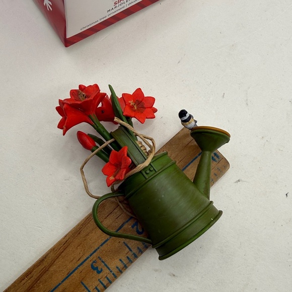 Hallmark Christmas Ornament Simple Gifts Marjolein Garden Flower Can Collectible - Picture 9 of 9